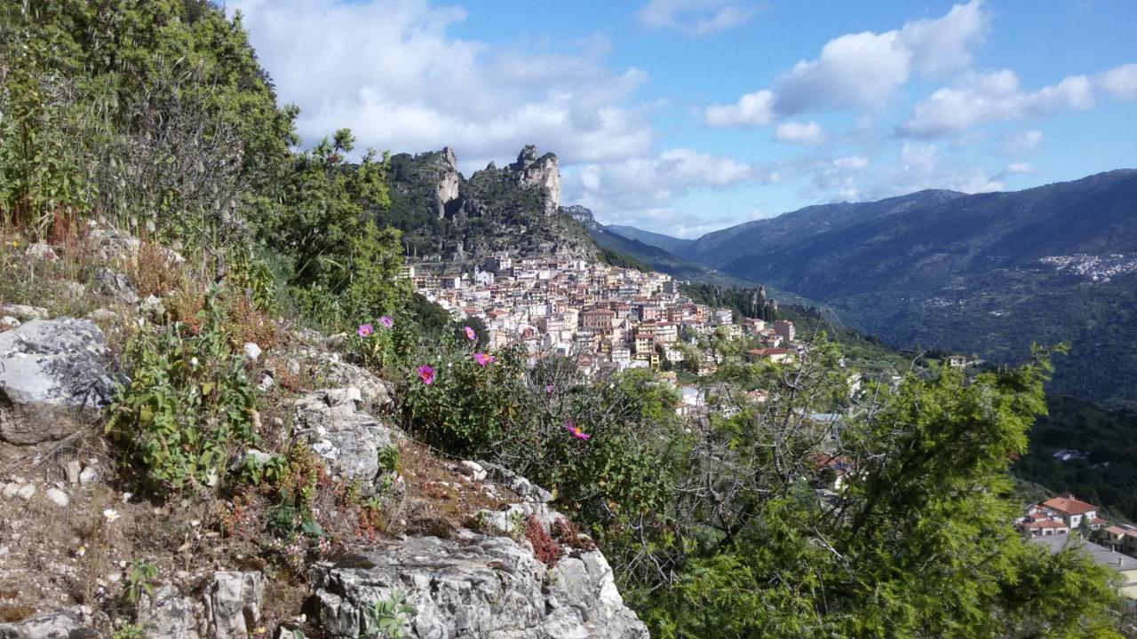 Sardinia Climbing House Bed & Breakfast Ulassai ภายนอก รูปภาพ